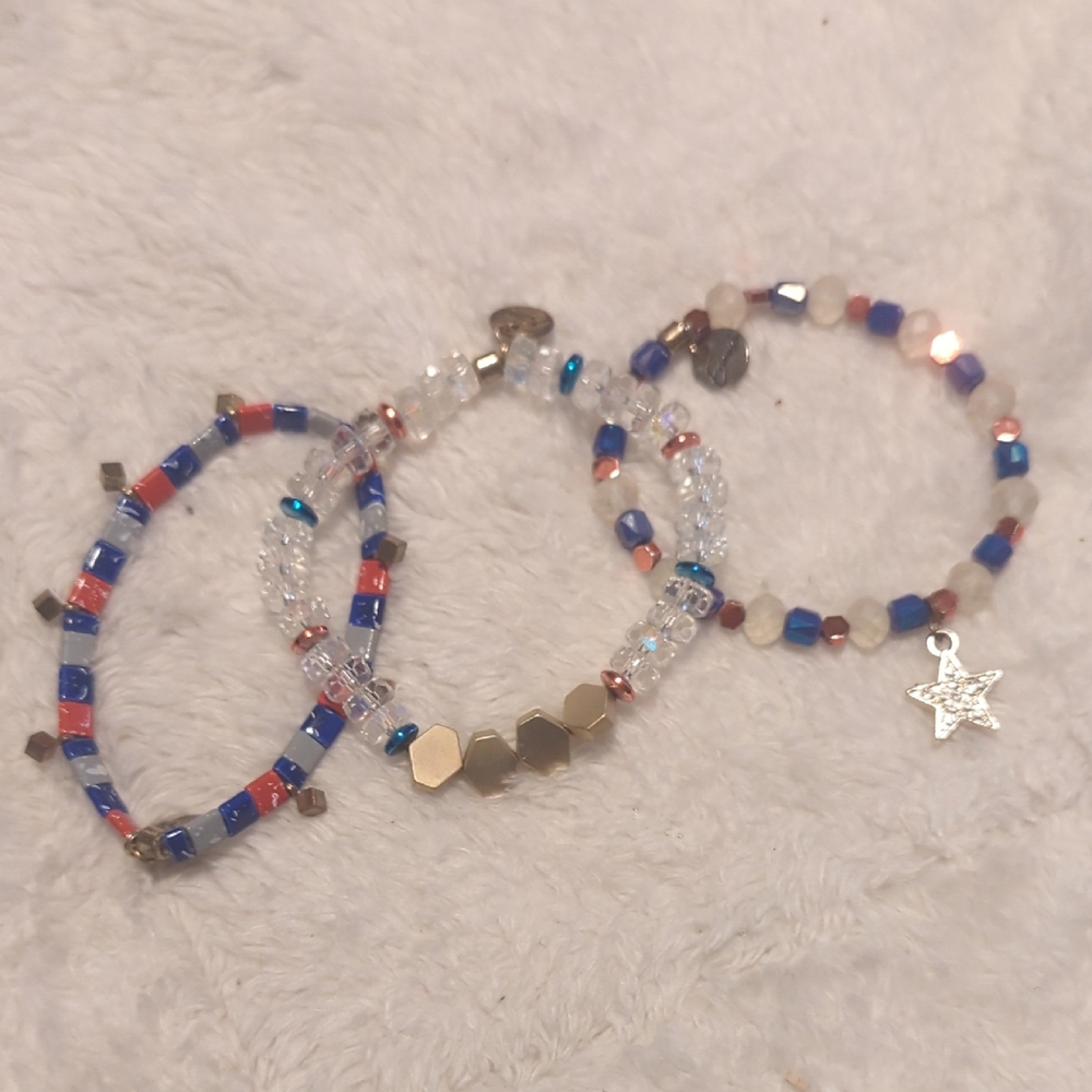 ERIMISH Beaded Stretch Bracelet Set - Red White and blue & Gold Accent